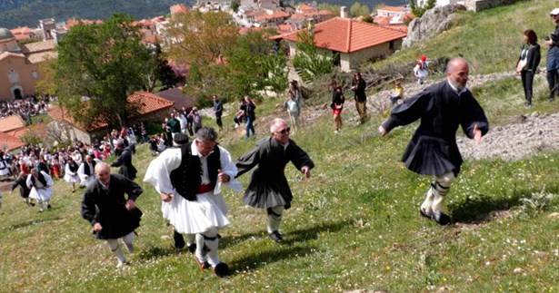 Στην Αραχωβα το ξακουστό πανηγυράκι του Αι Γιώργη (ΦΩΤΟ)