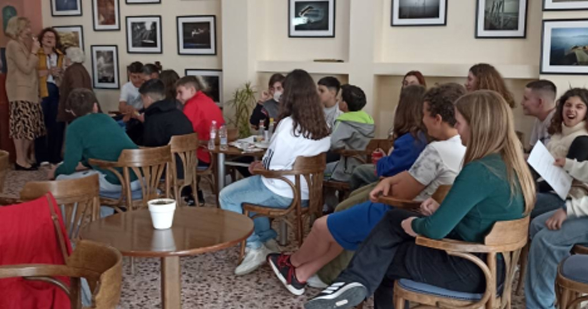 Επίσκεψη μαθητών του Γυμνασίου Αταλάντης στο ΚΑΠΗ Αταλάντης