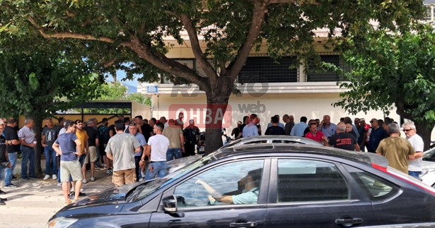 Λιβαδειά: Σε εξέλιξη συγκέντρωση διαμαρτυρίας των ιδιοκτητών συνεργείων αυτοκινήτων (ΦΩΤΟ) Λιβαδειά: Σε εξέλιξη συγκέντρωση διαμαρτυρίας των ιδιοκτητών συνεργείων αυτοκινήτων (ΦΩΤΟ)