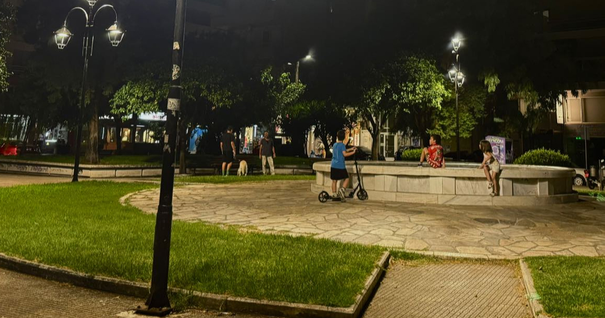 Νέος ηλεκτροφωτισμός στις πλατείες Αγίου Νικολάου και Αγίας Βαρβάρας
