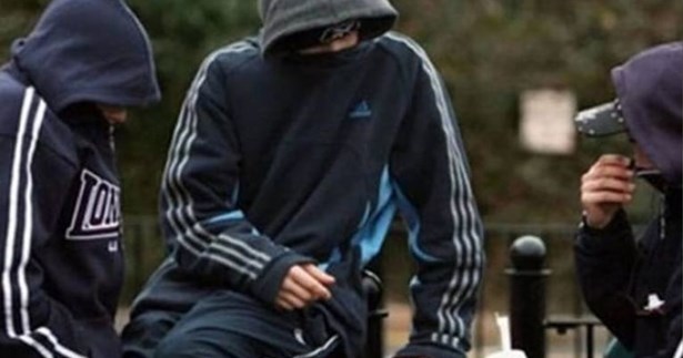 Εξαρθρώθηκε συμμορία ανηλίκων σε Θήβα και Αλίαρτο: συλλήψεις, ταυτοποιήσεις και λεία που υπερβαίνει τις 11.000 ευρώ Εξαρθρώθηκε συμμορία ανηλίκων σε Θήβα και Αλίαρτο: συλλήψεις, ταυτοποιήσεις και λεία που υπερβαίνει τις 11.000 ευρώ