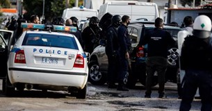 Ρομά αστυνομικοί μέσα στους καταυλισμούς - Σχεδιάζονται 100 προσλήψεις ειδικών φρουρών Ρομά αστυνομικοί μέσα στους καταυλισμούς - Σχεδιάζονται 100 προσλήψεις ειδικών φρουρών