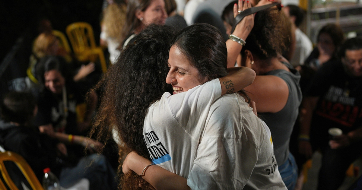 Ισραήλ και Χαμάς συμφώνησαν για εκεχειρία μετά από 2 χρόνια πολέμου - «Οι όμηροι θα έχουν επιστρέψει τη Δευτέρα» λέει ο Τραμπ