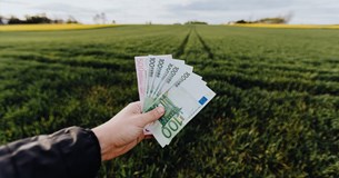 Απαλλάσσονται από το τέλος επιτηδεύματος για το 2019 οι αγρότες Απαλλάσσονται από το τέλος επιτηδεύματος για το 2019 οι αγρότες
