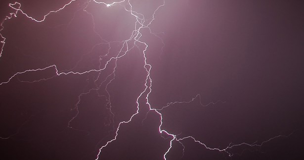 Κεραυνός χτύπησε στρατόπεδο στο Μεσολόγγι: Στο νοσοκομείο τέσσερις φαντάροι