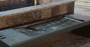 Αγνωστοι έσπασαν έξυπνο παγκάκι στη Λιβαδειά
