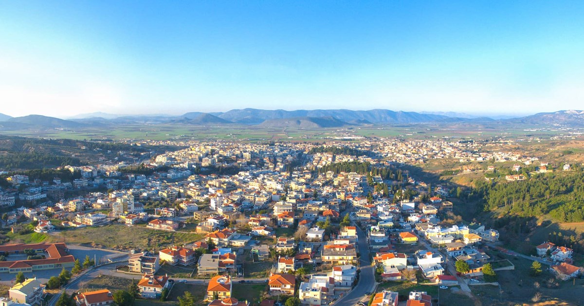 Έντονη κριτική από την Λαϊκή Συσπείρωση Θήβας προς τη Δημοτική Αρχή για το κόστος των Χριστουγεννιάτικων εκδηλώσεων