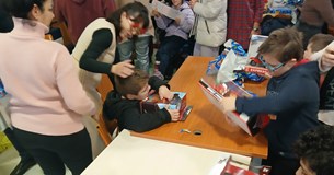 Επίσκεψη του Δημάρχου Θηβαίων στο Ειδικό Σχολείο Θήβας στο Κοντίτο Επίσκεψη του Δημάρχου Θηβαίων στο Ειδικό Σχολείο Θήβας στο Κοντίτο