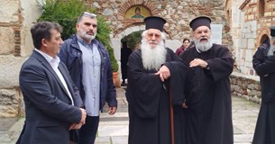 Επίσκεψη Στρατιωτικών Ιερέων στην Ιερά Μονή του Οσίου Λουκά Επίσκεψη Στρατιωτικών Ιερέων στην Ιερά Μονή του Οσίου Λουκά