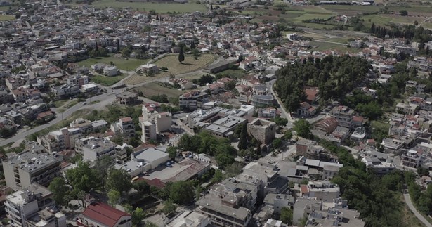 Το παρκάρισμα στο κέντρο της Θήβας και η πρόκληση της πόλης που θέλει να ανοιχτεί στους επισκέπτες Το παρκάρισμα στο κέντρο της Θήβας και η πρόκληση της πόλης που θέλει να ανοιχτεί στους επισκέπτες
