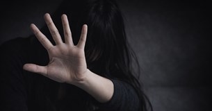 Χανιά: 17χρονη κατήγγειλε ομαδικό βιασμό από 5 άτομα - 10 συλλήψεις, ανήλικος βιντεοσκοπούσε την πράξη
