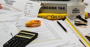 Φορολογία: Σαρωτικές αλλαγές στα πρόστιμα - Ερχονται ελαφρύνσεις για επιχειρήσεις και επαγγελματίες
