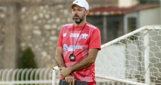 Ο Φωκικός ανανέωσε την συνεργασία του με τον προπονητή Χρήστο Φλέγγα