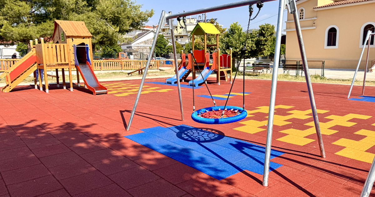 Δόθηκε για χρήση η αναβαθμισμένη παιδική χαρά στον Συνοικισμό Λιβαδειάς