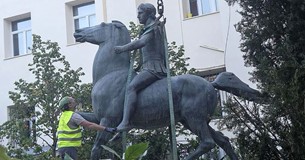 «Ελληνική ντροπή»: Προκλητικό τουρκικό δημοσίευμα μετά την τοποθέτηση αγάλματος του Μεγάλου Αλεξάνδρου σε τέμενος στη Δράμα