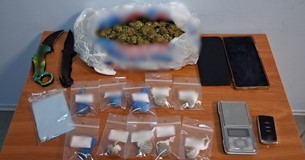 Δύο συλλήψεις στη Χαλκίδα - Βρέθηκαν ναρκωτικά σε ταχυδρομικό δέμα
