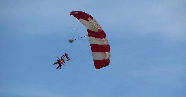 Από τους αιθέρες στη θηβαϊκή γη : Cultural Skydiving 2026 Από τους αιθέρες στη θηβαϊκή γη : Cultural Skydiving 2026