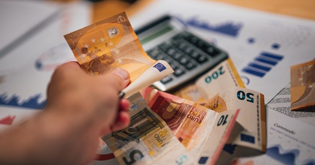 Έκτακτα επιδόματα για τρίτεκνες και πολύτεκνες οικογένειες - Πώς θα υποβληθούν οι αιτήσεις