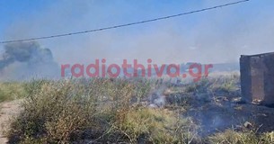 Ξέσπασε φωτιά σε καταυλισμό στην Αλίαρτο - Αμεση παρέμβαση της πυροσβεστικής