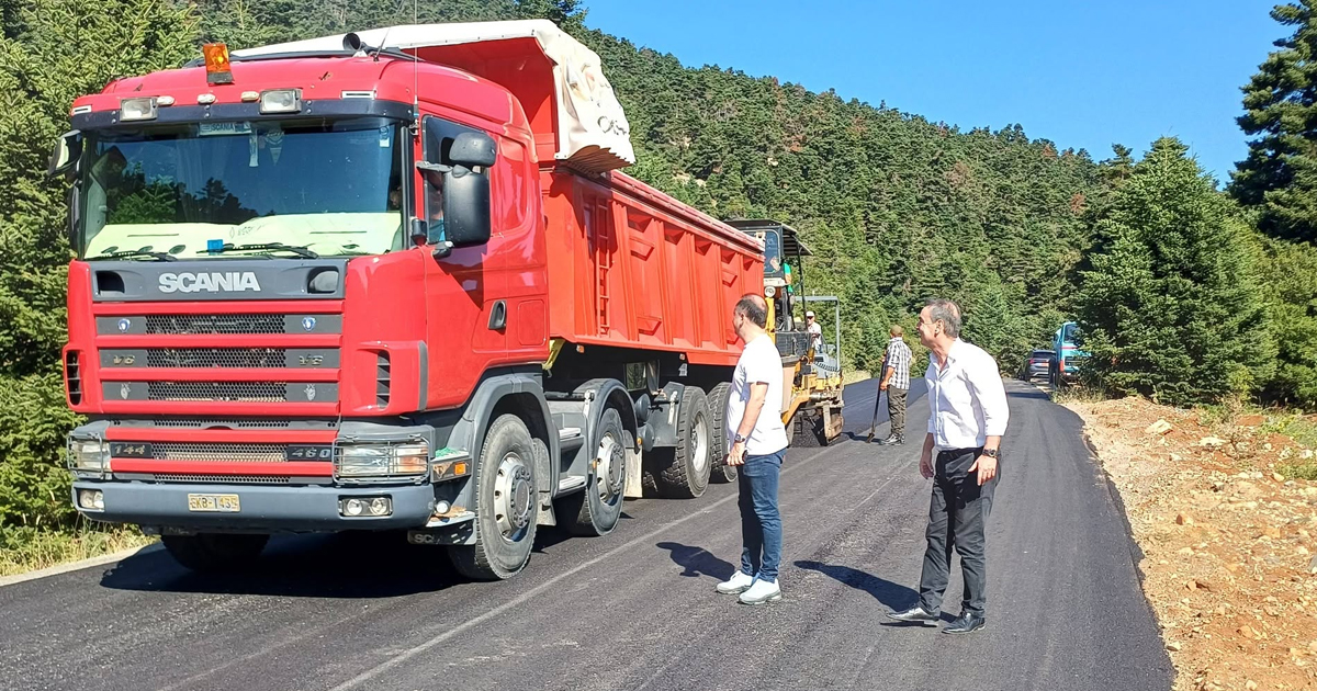 Ξεκίνησε η ασφαλτόστρωση του δρόμου Κυριάκι - Κούκουρα στην περιοχή της Αρβανίτσας