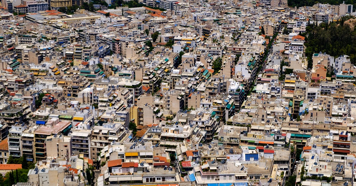 Ακίνητα: Παράταση στο «πάγωμα» ΦΠΑ και φόρου υπεραξίας σχεδιάζει η κυβέρνηση