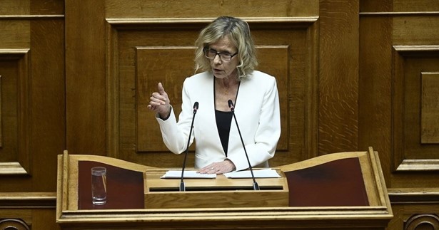Γιώτα Πούλου: «Γιατί σιωπά το Υπουργείο Παιδείας για τα λάθος θέματα των Πανελλαδικών 2026;  Τί, ποιους συγκαλύπτει;»