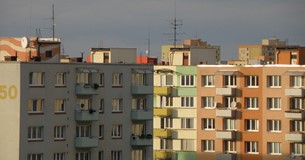 Υπερπλεόνασμα 2025 και κόκκινα στεγαστικά δάνεια Υπερπλεόνασμα 2025 και κόκκινα στεγαστικά δάνεια