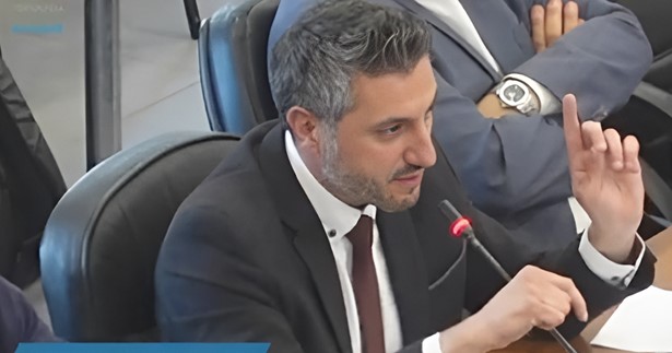 Γιάννης Αλεξίου: «Να καταργηθεί τώρα η υποχρεωτική διετής παραμονή των νεοδιόριστων εκπαιδευτικών στην περιοχή διορισμού τους»