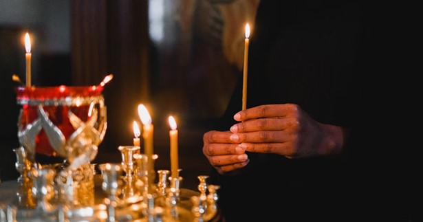 Δεκαπενταλείτουργο της Παναγίας στον Ιερό Ναό Αγίου Νικολάου του Νέου Θηβών Δεκαπενταλείτουργο της Παναγίας στον Ιερό Ναό Αγίου Νικολάου του Νέου Θηβών