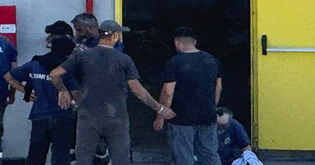 Δύο εργαζόμενοι με εγκαύματα από την έκρηξη σε εργοστάσιο στα Οινόφυτα
