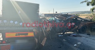Τραγωδία έξω από τη Θήβα - Νεκρός 56χρονος σε σφοδρή σύγκρουση αγροτικού με φορτηγό