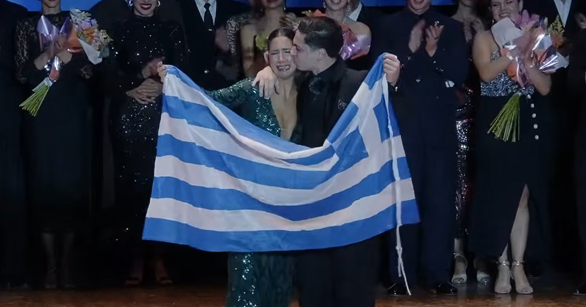 Με την ελληνική σημαία στην κορυφή του κόσμου: Παγκόσμια πρωταθλήτρια στο τάνγκο η Ναΐμα Γερασοπούλου με τον Αργεντινό παρτενέρ της