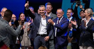 AfD: Μαζικές απελάσεις προσφύγων, ξεχωριστές τάξεις και σχολεία για μετανάστες, κατάργηση της σημαίας pride - Το σχέδιο για τη Γερμανία