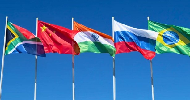 Η Σύνοδος Κορυφής των BRICS στην Ινδία εντείνει την κόντρα με τους G7
