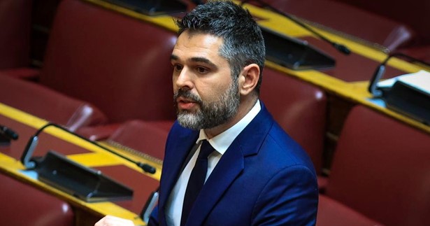 Ερώτηση του Γιάννη Σαρακιώτη στη Βουλή για τις καταγγελίες για αδιαφάνεια στις αναθέσεις δημοσίων έργων