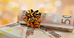 Επίδομα Χριστουγέννων: Τα 500 ευρώ και σε δημάρχους, περιφερειάρχες και διοικήσεις Επίδομα Χριστουγέννων: Τα 500 ευρώ και σε δημάρχους, περιφερειάρχες και διοικήσεις