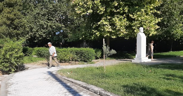 Διορθωτικές παρεμβάσεις σε σχολεία και πλακόστρωτες επιφάνειες κοινόχρηστων χώρων αλλά και στα αγάλματα του Δήμου Θηβαίων Διορθωτικές παρεμβάσεις σε σχολεία και πλακόστρωτες επιφάνειες κοινόχρηστων χώρων αλλά και στα αγάλματα του Δήμου Θηβαίων