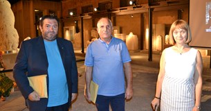 Αυγουστιάτικο Φεγγάρι στη Θήβα για τα 100 χρόνια από τη γέννηση της Μελίνας Μερκούρη Αυγουστιάτικο Φεγγάρι στη Θήβα για τα 100 χρόνια από τη γέννηση της Μελίνας Μερκούρη