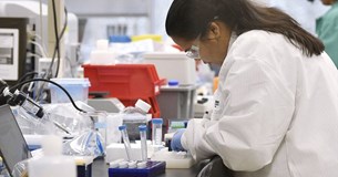 Κορωνοϊός - Κικίλιας: «Η πρώτη δόση εμβολίου στην Ελλάδα στα τέλη Δεκεμβρίου» Κορωνοϊός - Κικίλιας: «Η πρώτη δόση εμβολίου στην Ελλάδα στα τέλη Δεκεμβρίου»