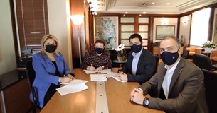«Έπεσαν» οι υπογραφές για την ανακατασκευή και επαναλειτουργία της Δημοτικής Αγοράς Χαλκίδας «Έπεσαν» οι υπογραφές για την ανακατασκευή και επαναλειτουργία της Δημοτικής Αγοράς Χαλκίδας