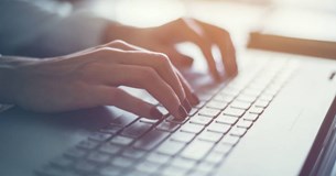 Τηλεργασία 50%: Πότε υποβάλλονται οι δηλώσεις στην ΕΡΓΑΝΗ από τους εργοδότες - Τι προβλέπει η απόφαση