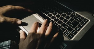 Χαλκίδα: «Influencer» παρενοχλούσε ανήλικα κορίτσια - Στον Εισαγγελέα απευθύνθηκε ο Φ. Σπανός Χαλκίδα: «Influencer» παρενοχλούσε ανήλικα κορίτσια - Στον Εισαγγελέα απευθύνθηκε ο Φ. Σπανός