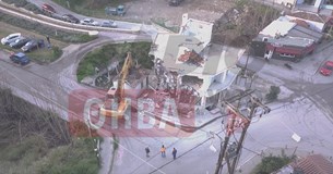 Κατεδάφιση κτιρίου στο πάρκο Χρυσορρόα για την ανάδειξη της περιοχής
