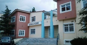 «Έπεσαν» οι υπογραφές για την διαμόρφωση των πλατειών και κοινόχρηστων χώρων της Δ.Ε. Σχηματαρίου
