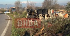 Ανατροπή μπετονιέρας στην Θηβών - Λιβαδειάς έξω από την Αλίαρτο