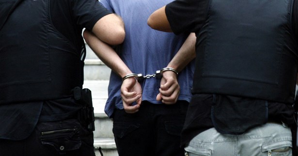 Αστυνομικοί της Λιβαδειάς συνέλαβαν ημεδαπό για λαθρεμπορία, ψευδορκία και υπεξαίρεση κατά του Ελληνικού Δημοσίου Αστυνομικοί της Λιβαδειάς συνέλαβαν ημεδαπό για λαθρεμπορία, ψευδορκία και υπεξαίρεση κατά του Ελληνικού Δημοσίου