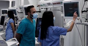 Κορωνοϊός: Αργεί η αποσυμπίεση του ΕΣΥ - Στο 87% η πληρότητα των ΜΕΘ στην Αττική